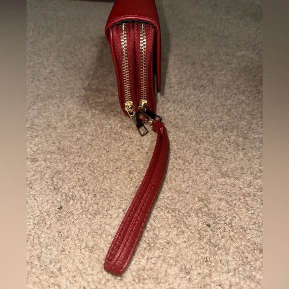 EUC-Unbranded wristlet wallet Burgundy - Picture 4 of 10